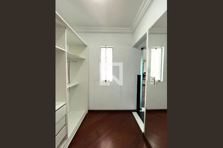 Casa à venda com 270m², 2 quartos e 2 vagasCloset da Suíte 2