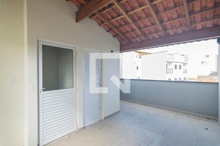 Casa à venda com 120m², 3 quartos e 2 vagas Casa à venda com 120m², 3 quartos e 2 vagasTerraço