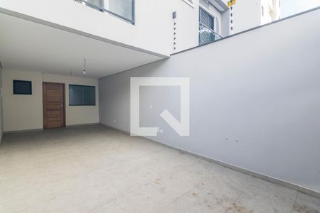 Casa à venda com 120m², 3 quartos e 2 vagas Casa à venda com 120m², 3 quartos e 2 vagasGaragem