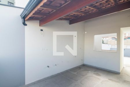 Casa à venda com 120m², 3 quartos e 2 vagas Casa à venda com 120m², 3 quartos e 2 vagasTerraço