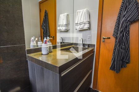 Apartamento à venda com 120m², 2 quartos e 3 vagasBanheiro da Suíte 1