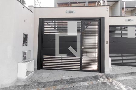 Casa à venda com 119m², 3 quartos e 2 vagasFachada