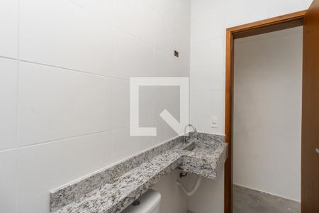 Casa à venda com 111m², 3 quartos e 2 vagasBanheiro 