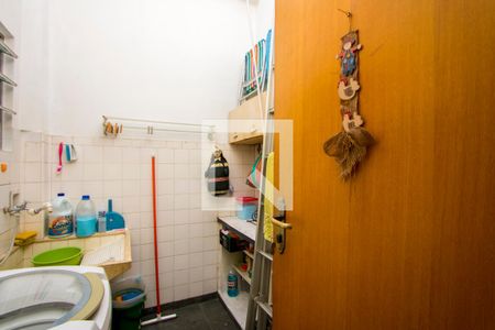 Casa à venda com 177m², 2 quartos e 3 vagas Casa à venda com 177m², 2 quartos e 3 vagasÁrea de serviço