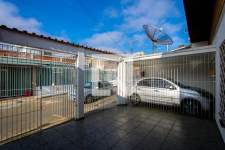 Casa à venda com 177m², 2 quartos e 3 vagas Casa à venda com 177m², 2 quartos e 3 vagasGaragem
