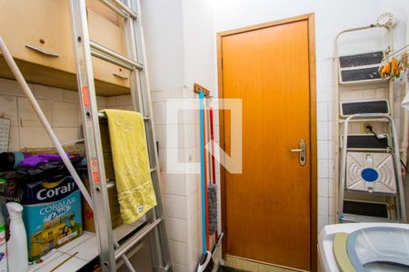 Casa à venda com 177m², 2 quartos e 3 vagas Casa à venda com 177m², 2 quartos e 3 vagasÁrea de serviço