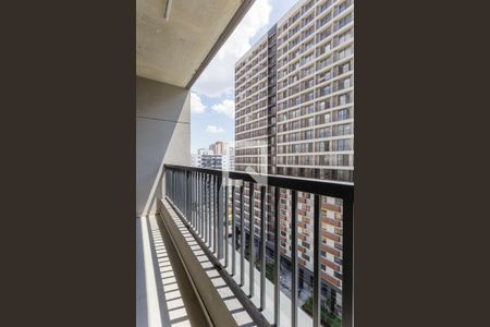 Studio para alugar com 27m², 1 quarto e sem vaga Studio para alugar com 27m², 1 quarto e sem vagaVaranda