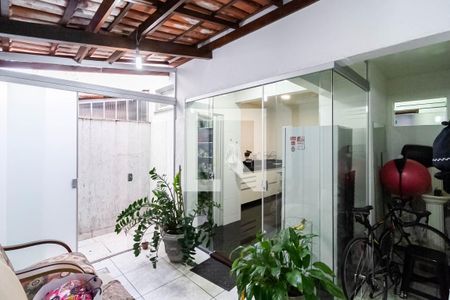 Casa de condomínio à venda com 105m², 3 quartos e 1 vagaÁrea de serviço