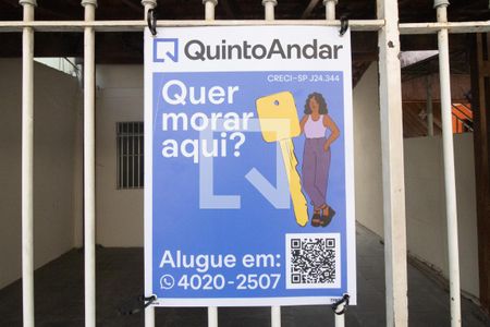 Casa à venda com 80m², 2 quartos e 2 vagas Casa à venda com 80m², 2 quartos e 2 vagasFachada