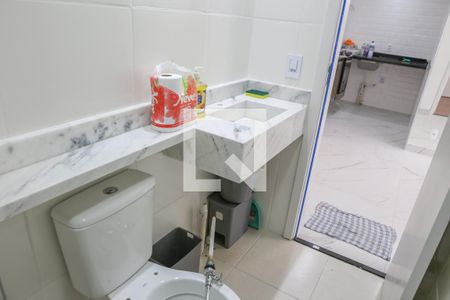 Banheiro de apartamento para alugar com 2 quartos, 37m² em Água Branca, São Paulo