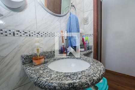 Casa à venda com 198m², 3 quartos e 8 vagasBanheiro 2