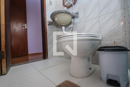 Casa à venda com 198m², 3 quartos e 8 vagasBanheiro da Suíte