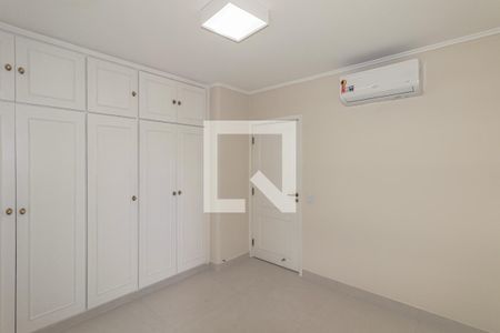 Apartamento à venda com 205m², 3 quartos e 2 vagasQuarto 2