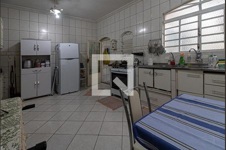 Casa à venda com 148m², 4 quartos e 2 vagasCozinha 