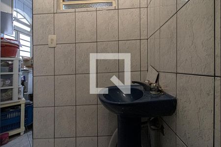 Casa à venda com 148m², 4 quartos e 2 vagasBanheiro 