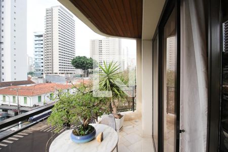 Varanda  de apartamento à venda com 3 quartos, 158m² em Vila Olímpia, São Paulo