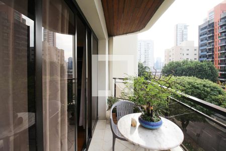 Varanda  de apartamento à venda com 3 quartos, 158m² em Vila Olímpia, São Paulo