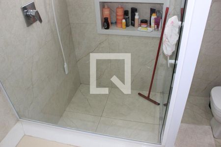 Casa à venda com 270m², 3 quartos e 4 vagasBanheiro da suíte 1