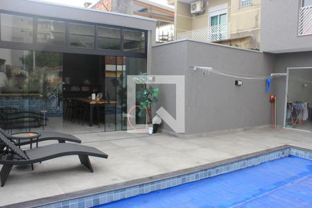 Casa à venda com 270m², 3 quartos e 4 vagasPiscina