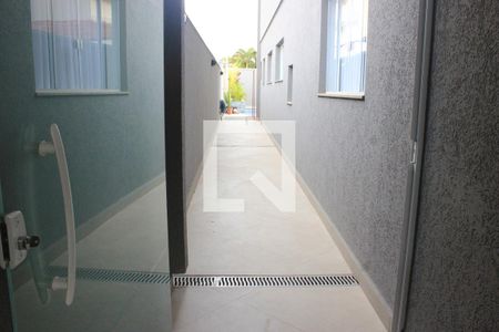 Casa à venda com 270m², 3 quartos e 4 vagasCorredor lateral