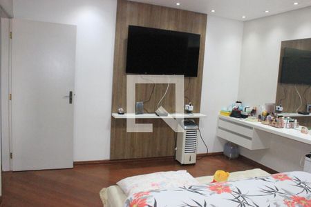 Casa à venda com 270m², 3 quartos e 4 vagasSuíte 1