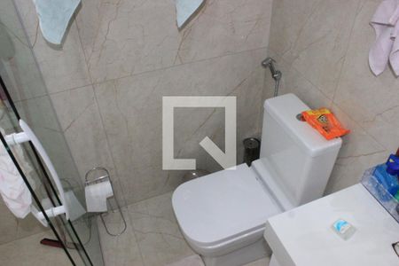 Casa à venda com 270m², 3 quartos e 4 vagasBanheiro da suíte 1