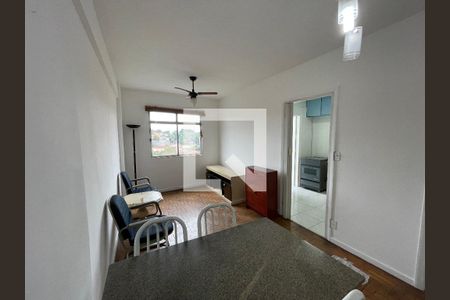 Sala de apartamento para alugar com 2 quartos, 70m² em Vila Pirajussara, São Paulo
