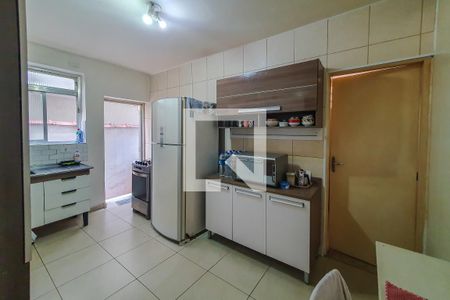 Casa à venda com 156m², 4 quartos e 2 vagascozinha
