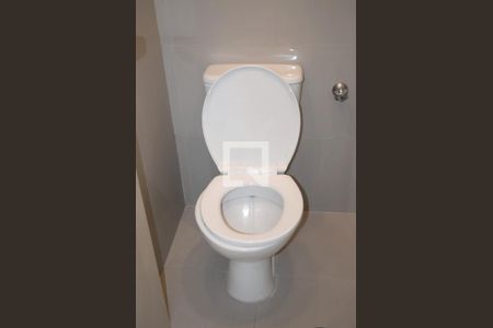 Apartamento à venda com 69m², 2 quartos e 2 vagasBanheiro da Área de Serviço