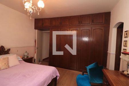 Casa à venda com 248m², 3 quartos e 2 vagasQuarto Suíte