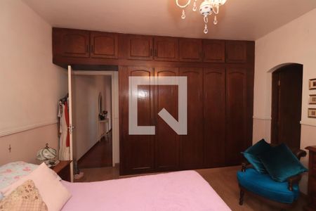 Casa à venda com 248m², 3 quartos e 2 vagasQuarto Suíte