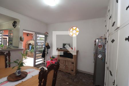 Casa à venda com 248m², 3 quartos e 2 vagasCozinha