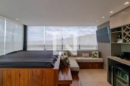 Apartamento à venda com 320m², 4 quartos e 3 vagas Apartamento à venda com 320m², 4 quartos e 3 vagasCobertura