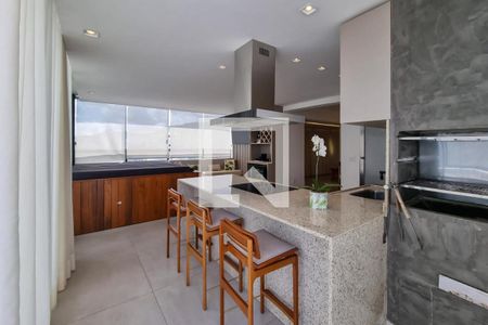 Apartamento à venda com 320m², 4 quartos e 3 vagas Apartamento à venda com 320m², 4 quartos e 3 vagasCobertura