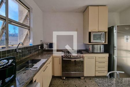 Apartamento à venda com 320m², 4 quartos e 3 vagas Apartamento à venda com 320m², 4 quartos e 3 vagasCozinha