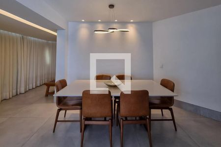 Apartamento à venda com 320m², 4 quartos e 3 vagas Apartamento à venda com 320m², 4 quartos e 3 vagasCobertura