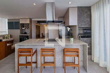 Apartamento à venda com 320m², 4 quartos e 3 vagas Apartamento à venda com 320m², 4 quartos e 3 vagasCobertura