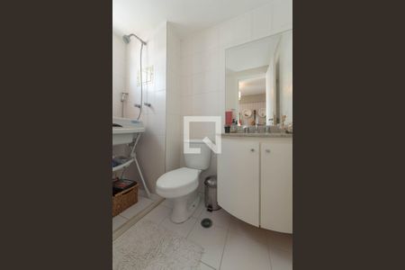 Apartamento à venda com 136m², 3 quartos e 2 vagasBanheiro da Suíte 2