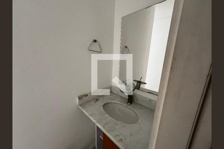 Banheiro de apartamento para alugar com 2 quartos, 50m² em Barra Olímpica , Rio de Janeiro