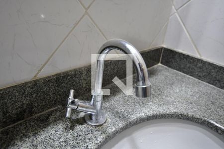 Apartamento à venda com 83m², 3 quartos e 2 vagasBanheiro - detalhe