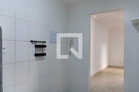 Cozinha de apartamento para alugar com 2 quartos, 52m² em Camargos, Belo Horizonte