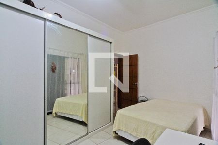 Casa à venda com 188m², 4 quartos e 4 vagasSuíte 2