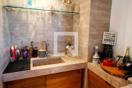 Apartamento à venda com 204m², 3 quartos e 4 vagasBar