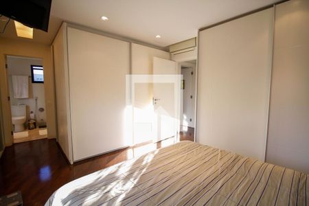 Apartamento à venda com 204m², 3 quartos e 4 vagasSuíte 2