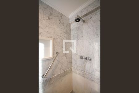 Apartamento à venda com 204m², 3 quartos e 4 vagasBanheiro da Suíte 2