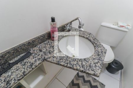 Casa de condomínio à venda com 125m², 3 quartos e 2 vagasLavabo