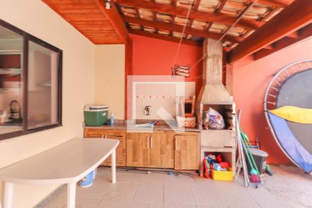 Casa de condomínio à venda com 125m², 3 quartos e 2 vagasQuintal