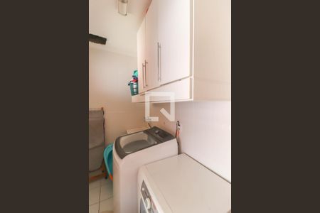 Casa de condomínio à venda com 125m², 3 quartos e 2 vagasCozinha e Área de Serviço