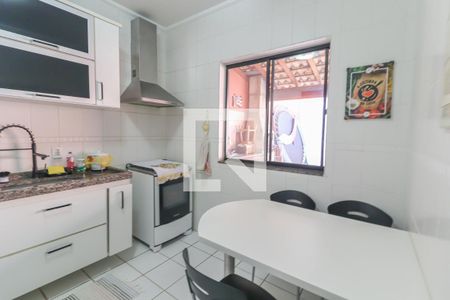 Casa de condomínio à venda com 125m², 3 quartos e 2 vagasCozinha e Área de Serviço