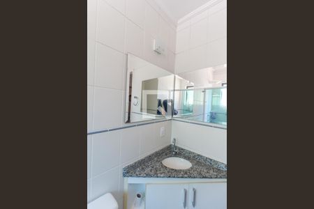 Casa de condomínio à venda com 125m², 3 quartos e 2 vagasBanheiro